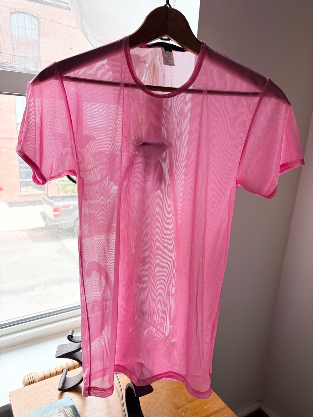 GUCCI Vintage Y2K Ultra-Sheer Pink Mesh T-Shirt - size S (Early Frida Giannini)